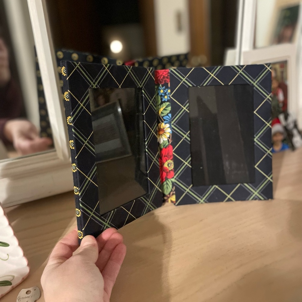 Vera Bradley floral Double Picture Frame 4x6 photos